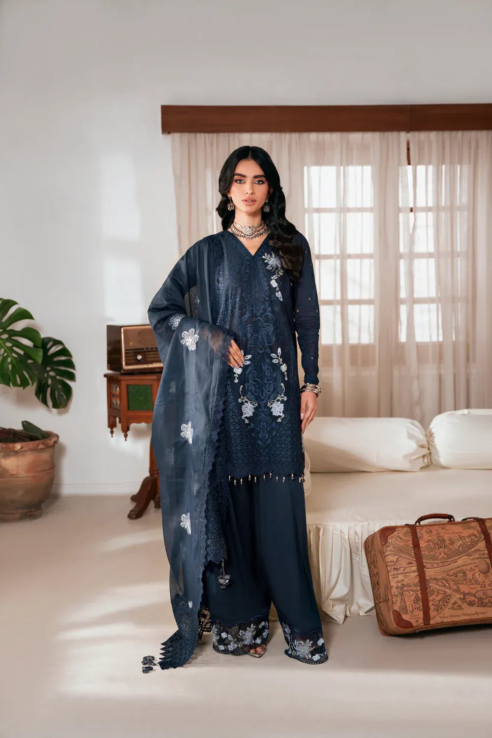 Naqsh Chikankari Blue Contour