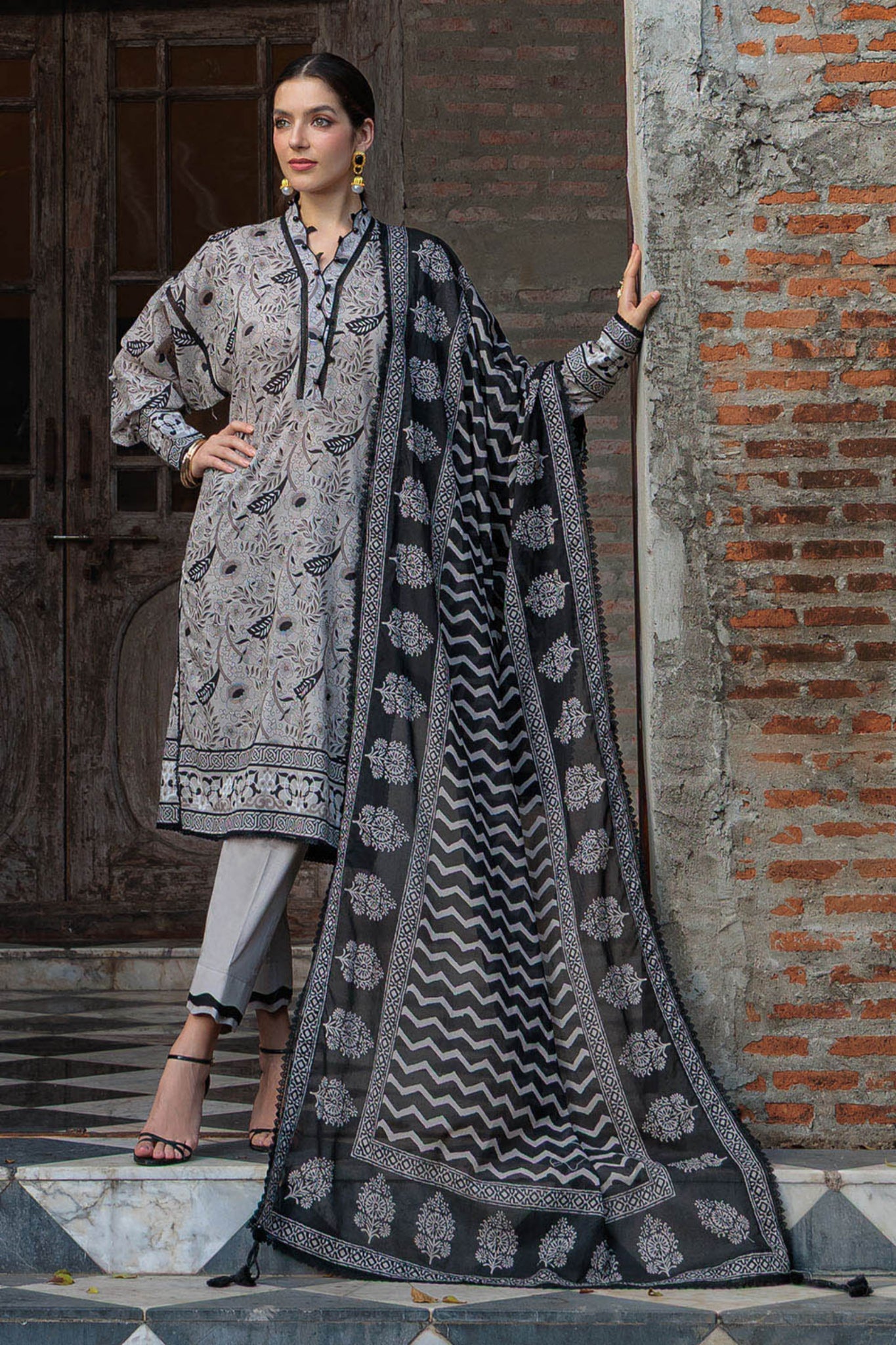 Gul Ahmed
3 Piece Printed Lawn Suit