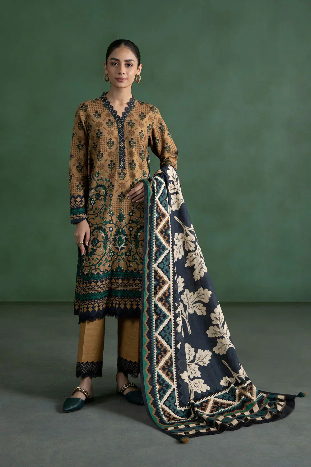 Sapphire 3 Piece - Printed Khaddar Suit