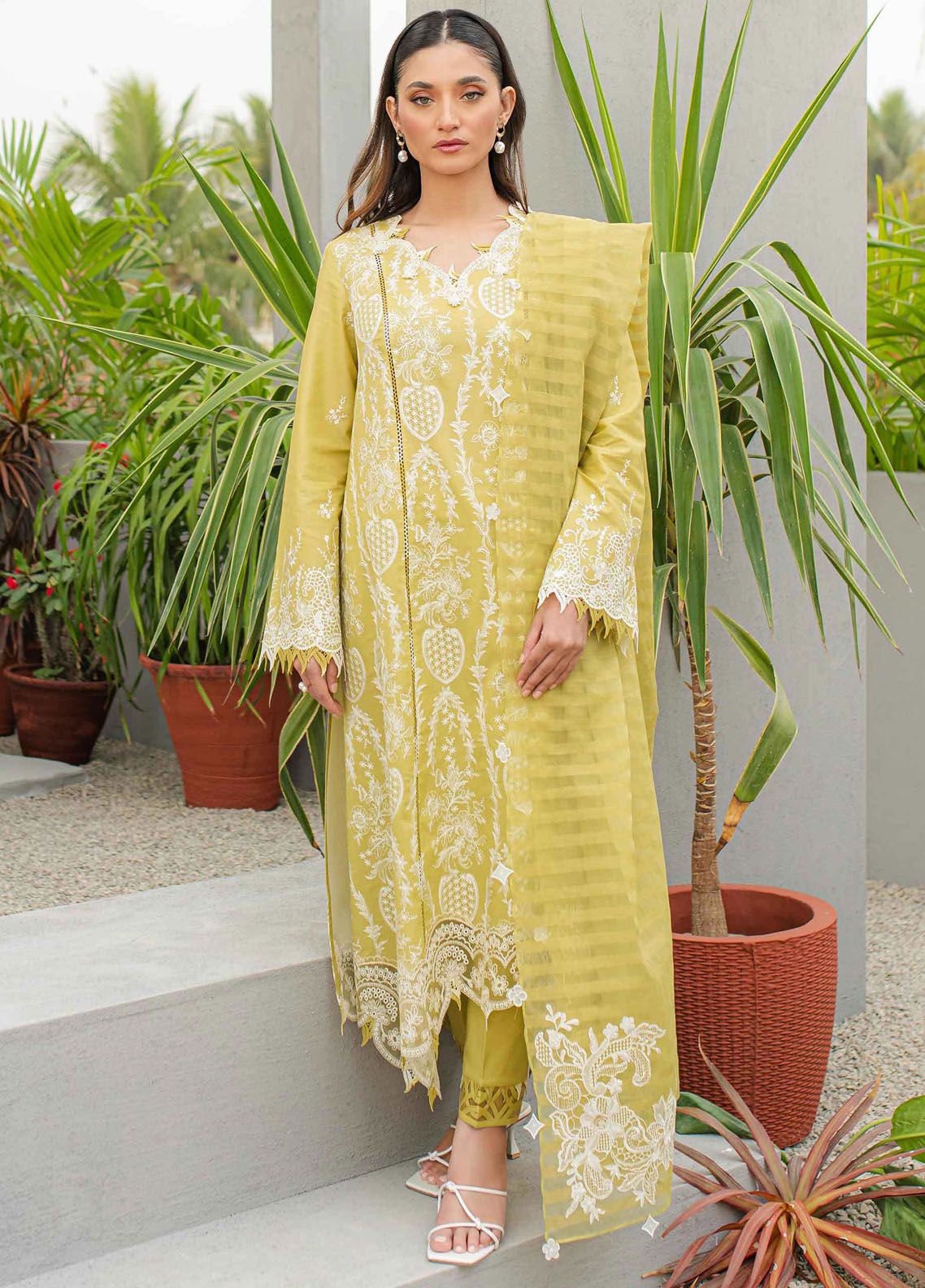 Qalamkar Embroidered Lawn Unstitched 3 Piece Suit